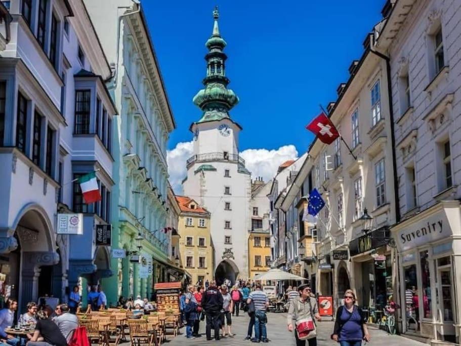 Diamond Residence In Old Town With Free Parking Bratislava Exterior photo